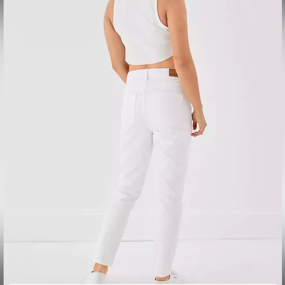 AE White Straight Cut Jeans - Picture 5 of 11